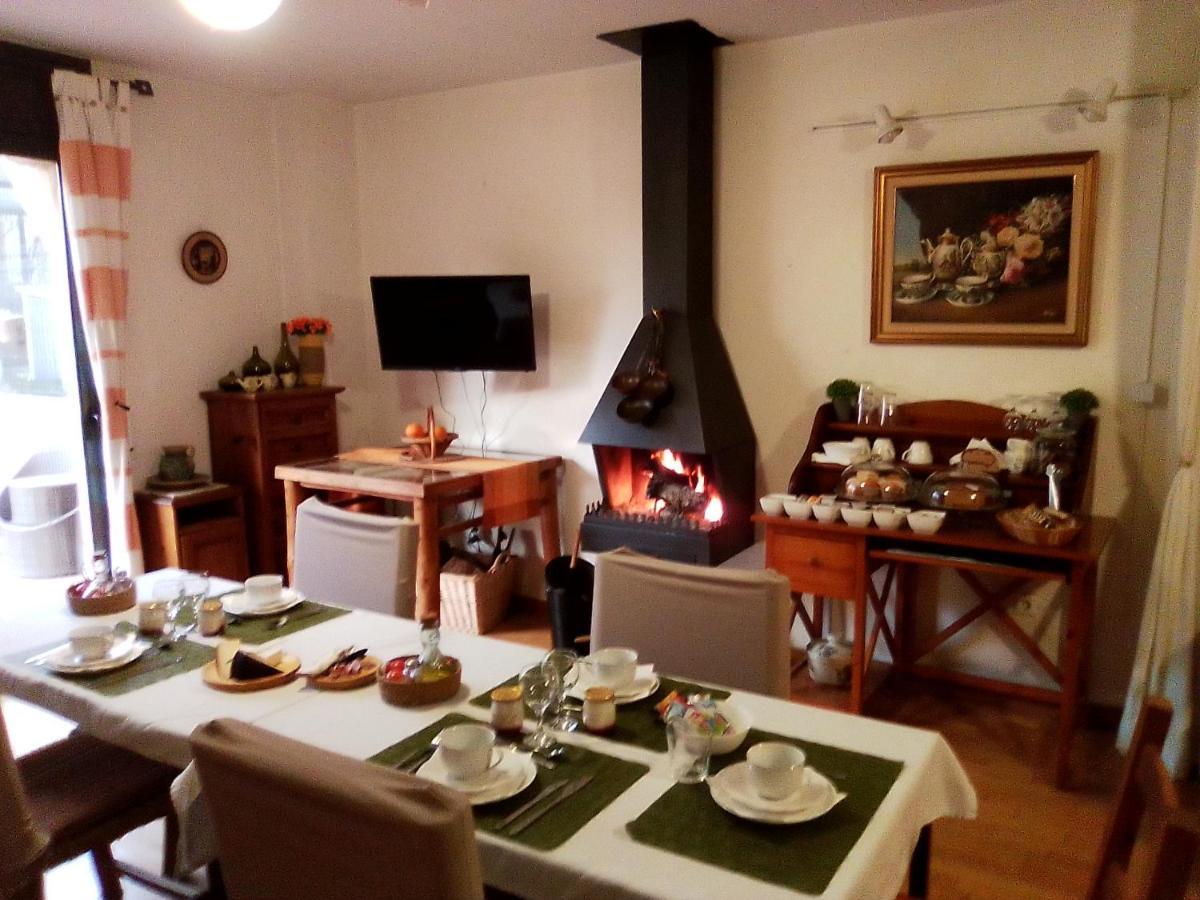 Bed and Breakfast Ca la Gloria Vilabertran Exterior foto