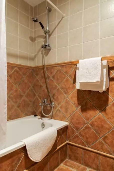 Bed and Breakfast Ca la Gloria Vilabertran Exterior foto