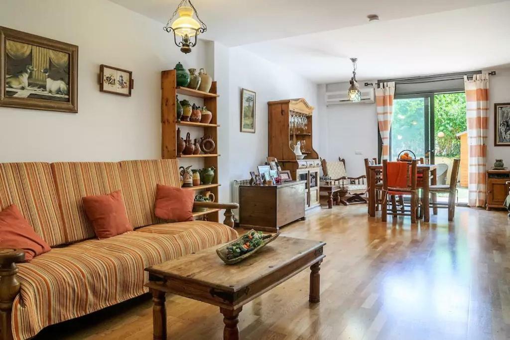 Bed and Breakfast Ca la Gloria Vilabertran Exterior foto